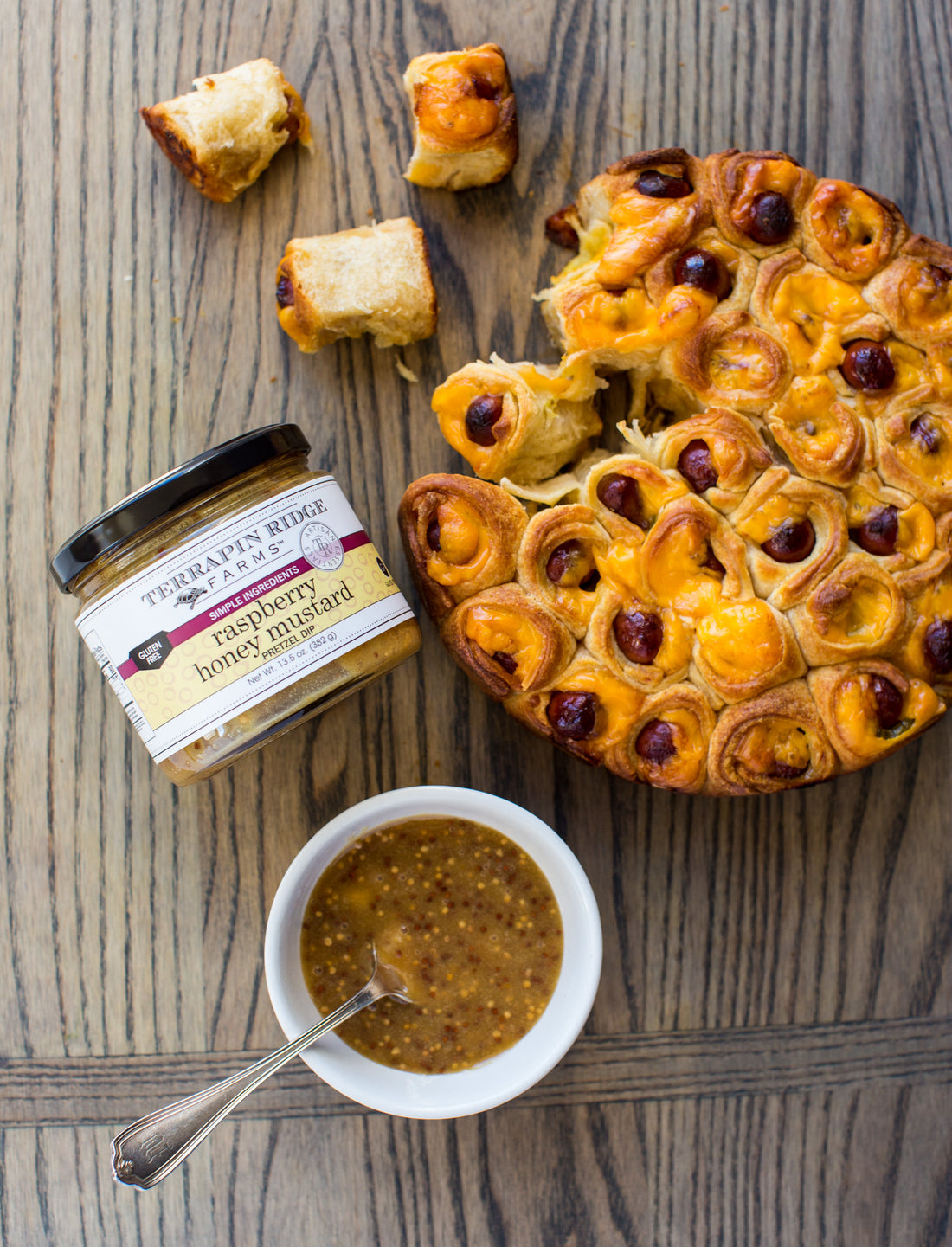 Cheesy Pigs in a Blanket Appetizer